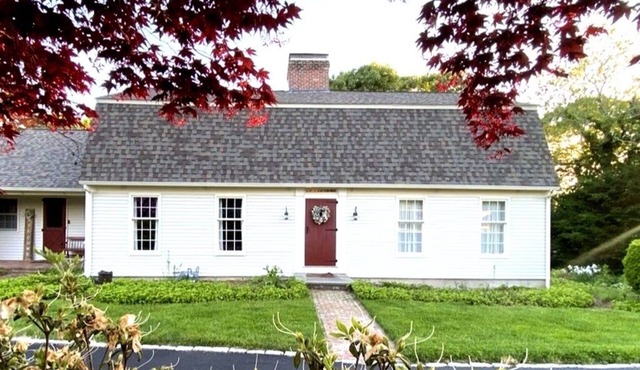 Charming 5BR Retreat on 1 Acre , Quiet Cul-de-Sac + Garden & Deck