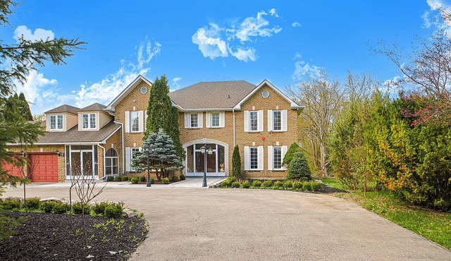 Charming 6 bedroom Villa in Richmond Hill
