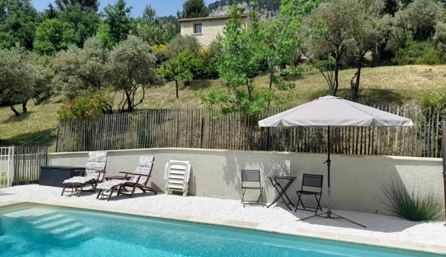 Charming 6-person 3-bedroom villa with swimming pool and breathtaking views