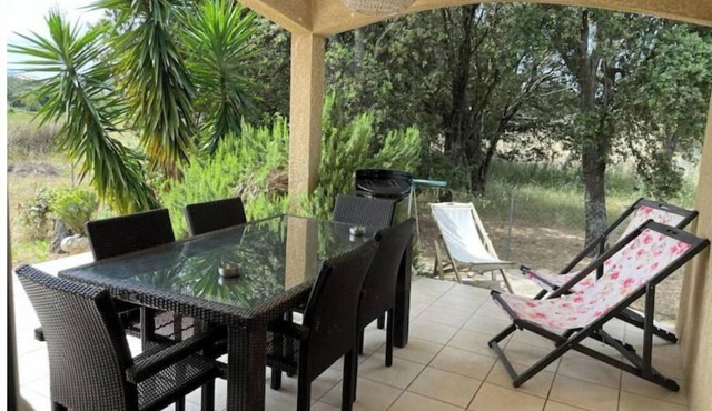 CHARMING 6-PERSON HOUSE A FEW MINUTES FROM THE BEACH