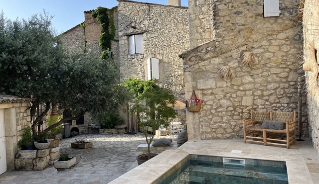Charming 6-Person Stone House with Pool in Provence