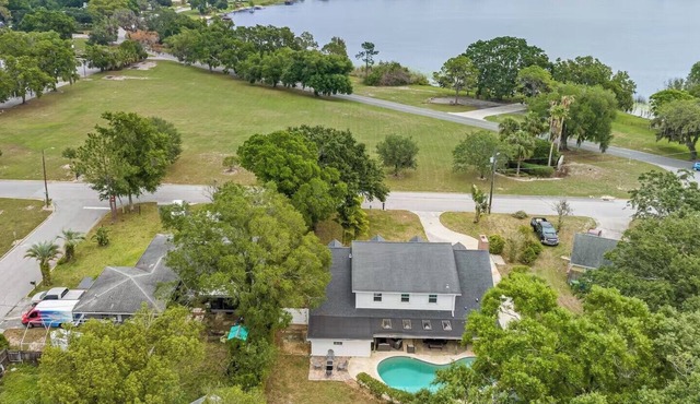 Charming 7-Bedroom Estate with AC & Resort-Style Pool – Winter Haven