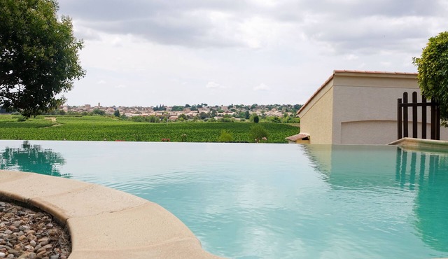Charming air-conditioned house on estate with heated swimming pool