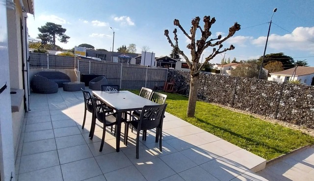 Charming apartment with WIFI 5 minutes walk from the beach and town center