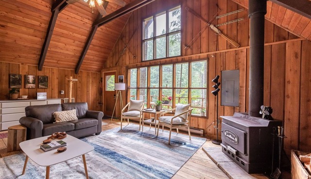 Charming A-Frame @ Mt. Rainier~Nature~Relax! Pet Friendly!