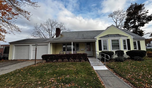 Charming & accessible 3 bdr home 10 minutes to Providence