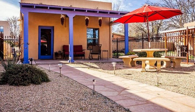 Charming Adobe One Block from the Mesilla Plaza