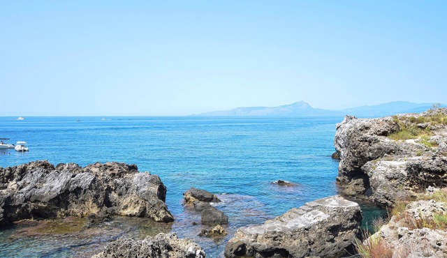 Charming aesthetically beautiful cottage with sea view and cozy terrace. in Palmi
