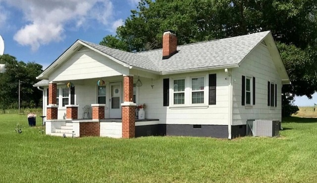 CHARMING, AFFORDABLE 3-BEDROOM FARM HOUSE, DOERUN NEAR VENUES MOULTRIE, TIFTON