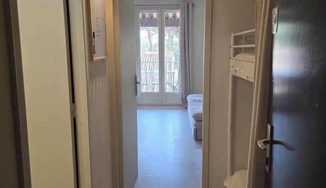 CHARMING AIR-CONDITIONED STUDIO WITH SEA VIEW