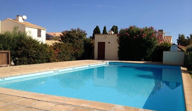 Charming Air-Conditioned Villa, Pool, Terrace, Near Beach, Parking, 6 People, Pet-Friendly