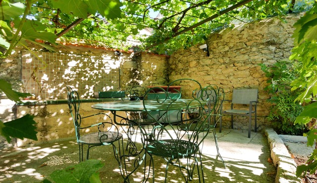 Charming air-conditioned cottage "the cabin" and its private and independent garden