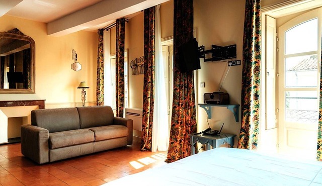 Charming air-conditioned apartment, historic center of Pézenas, pets welcome