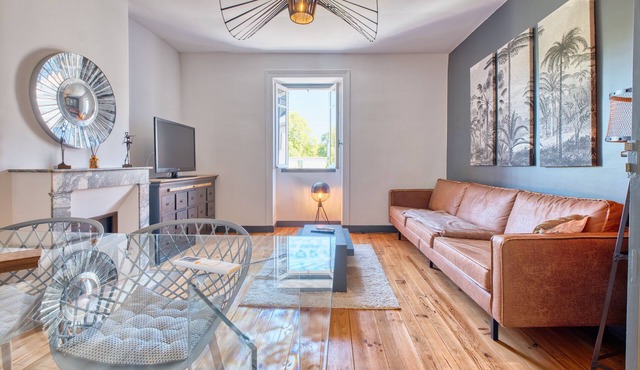 Charming Air-Conditioned Apartment in Eymet, Ideal for 4 People, Comfort and Serenity Guaranteed