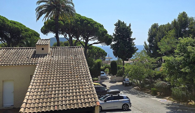 CHARMING AIR-CONDITIONED STUDIO WITH SEA VIEW