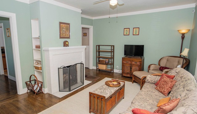 Charming Alameda Getaway, Easy SF Access via Ferry