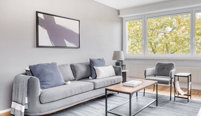 Charming Am Ring 4 Room w/Storage, nr Market, by Blueground