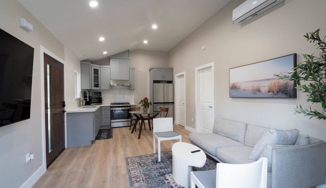 Charming Anaheim Home: Cozy Comforts & Brand New