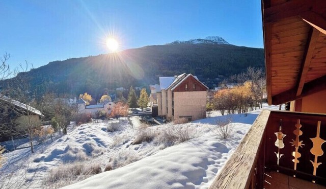 Charming and bright cottage in Briançon