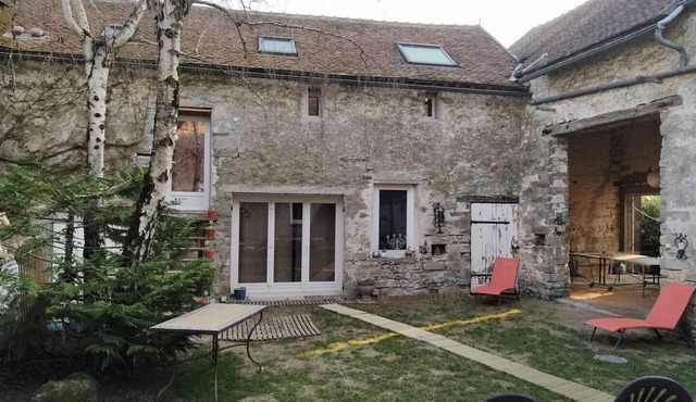 Charming and comfortable apartment in a very pleasant farmyard