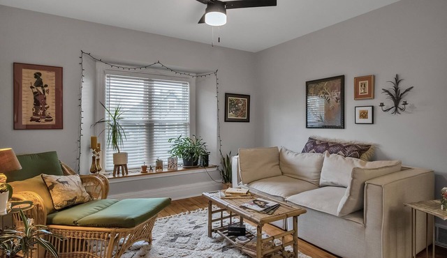 Charming and Centrally Located 1-bedroom apartment in lovely Buffalo, NY