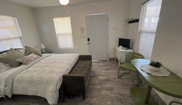 Charming and cozy apartment in delightful Wofford Heights