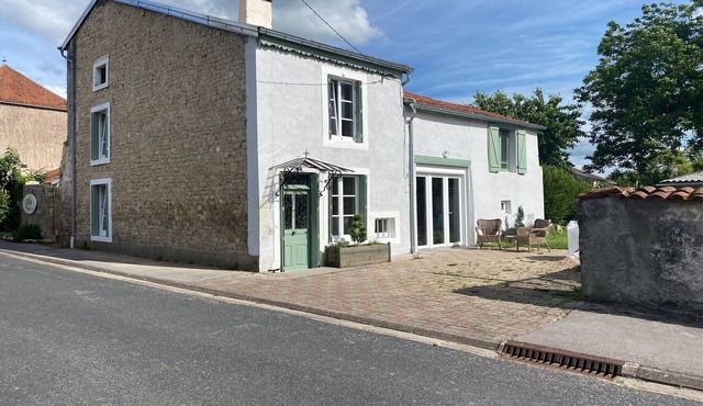 Charming and comfortable holiday home in Melay