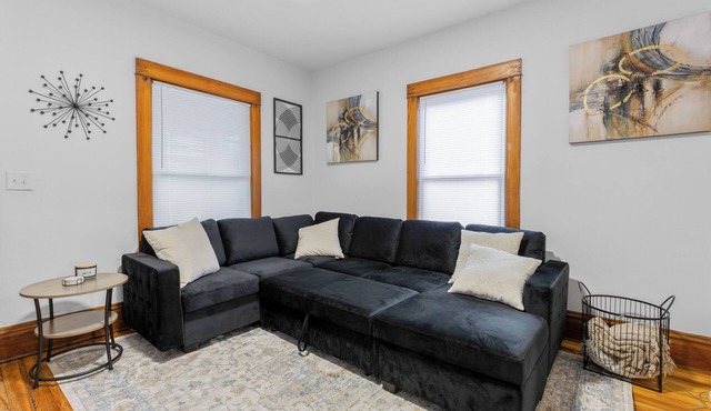 Charming and Convenient Stay on Carrier St – Perfect Location for Your Trip!