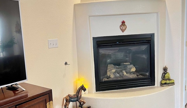 Charming and Cozy 3-bedroom house with WiFi, in superb Rio Rancho