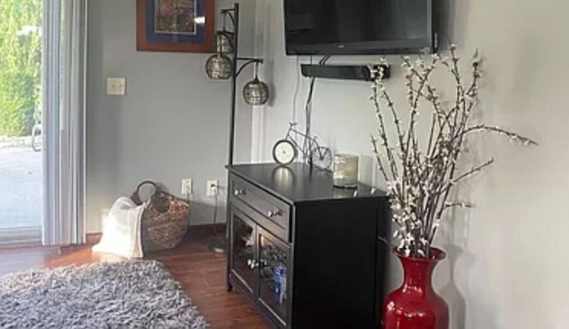 Charming and cozy 3bed 1bath home