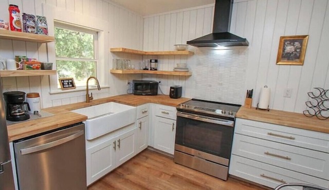 Charming and cozy cottage in Davidson, NC