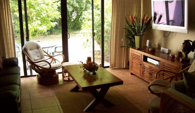 Charming and Cozy Townhouse in the Fl Keys with Pool and Beach Access