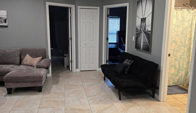 Charming and cozy 3-bedroom duplex in welcoming Lehigh Acres! Come stay here!
