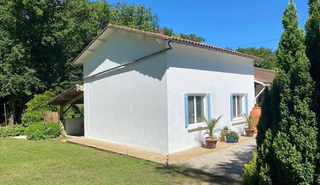 Charming and Fully Refurbished 2 Bedroom Gite on the Charente/Dordogne Border