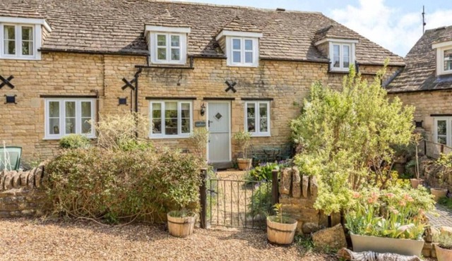 Charming and modern 3 bed cottage in Wansford