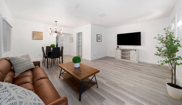 CHARMING AND MODERN 2BD BUNGALOW IN SAC