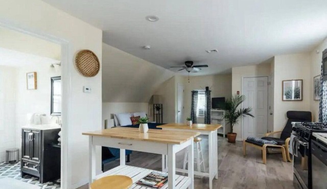 Charming and peaceful studio apartment in Ewing Township with WiFi, AC