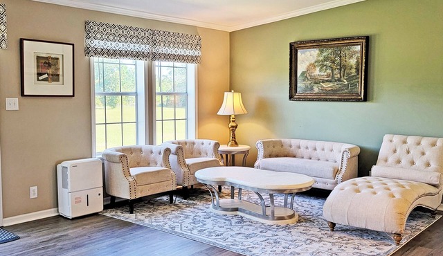 Charming and peaceful country home on 5 acres. Welcome to paradise!n