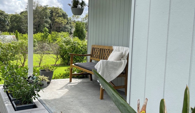 Charming and peaceful 2-bedroom bed & breakfast retreat in wonderful Arcadia