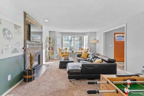 Charming and Peaceful Farmhouse - Family Retreats