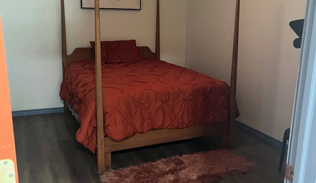 Charming and Quiet B&B with 2 bedrooms and Wi-Fi, AC in Quaint Coldspring