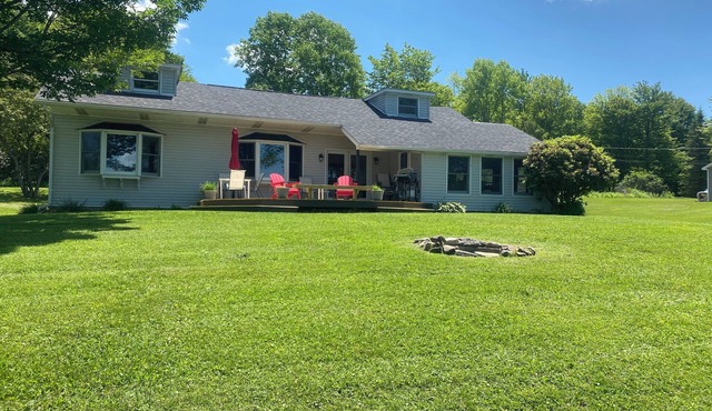 Charming and relaxing lakehouse property, Susquehanna County