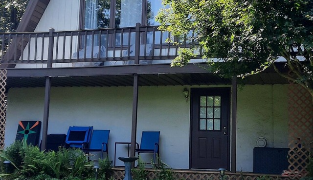 Charming and Spacious A-Frame minutes from James Creek Launch - Raystown Lake