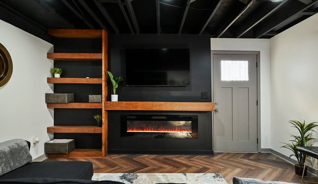 Charming and spacious 1-bedroom apartment with WIFI up to 5G in welcoming KCMO