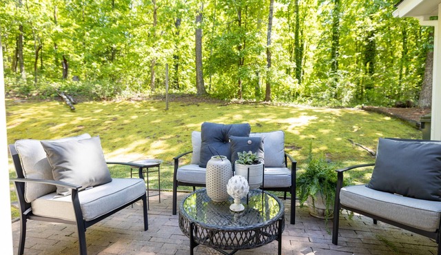 Charming and Spacious Home Great for Group Getaway