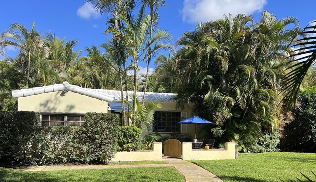 Charming and unique Home w/tropical & hidden private yard!