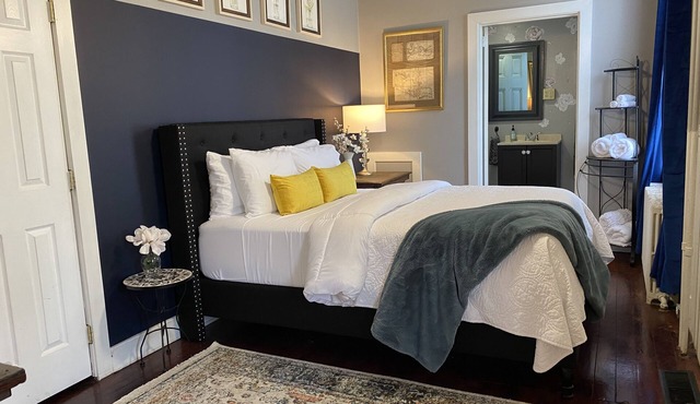 Charming and unique 1 bedroom Victorian Apartment