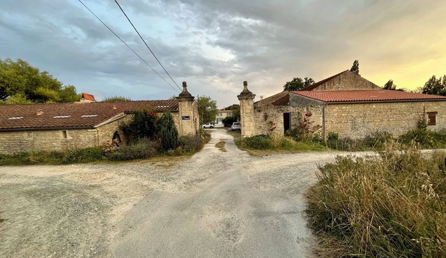 Charming apartment in a 17th century farmhouse, sleeps 4