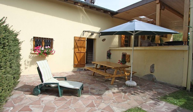 Charming Apartment with Private Terraces, Pool Table & Wifi in Granges-Aumontzey