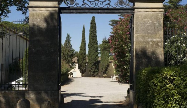 Charming apartment in a wine estate, private garden, acces to the swimming pool